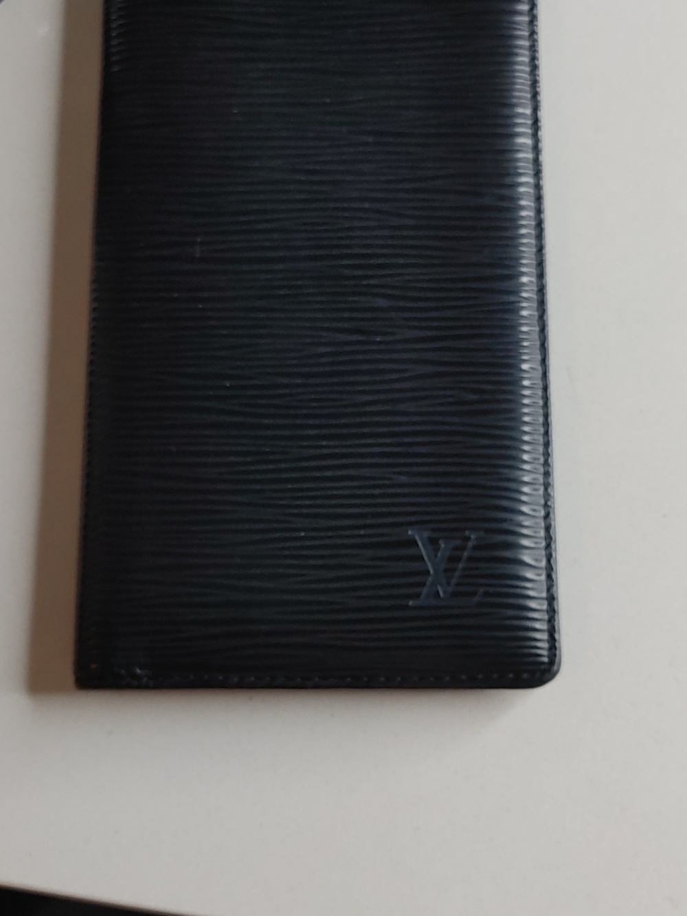 Louis Vuitton Black EPI wallet - Preloved